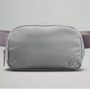 ***SOLD*** NWOT LULULEMON EVERYWHERE BELT BAG SILVER DROP